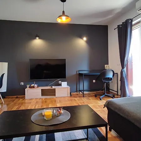 Nea Apartment