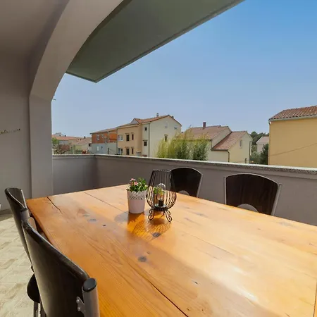 Appartement Nea *